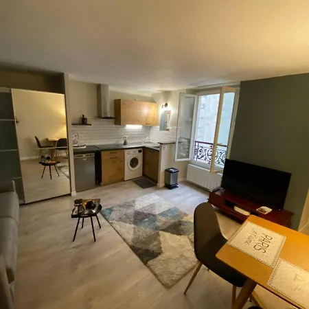 Large And Modern Studio Near Charonne Апартаменты Париж