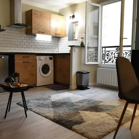 Large And Modern Studio Near Charonne